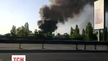 Біля метро "Видубичі" сталась масштабна пожежа