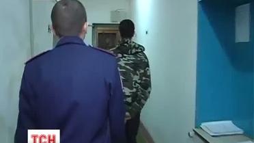 В Сумской области 14-летнюю школьницу полгода насиловал отчим