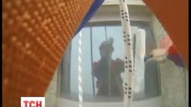 Спайдермены-рекордсмены оккупировали телевизионную башню в Китае