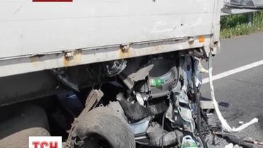 Под Днепропетровском в ДТП погибли молодая женщина й ее дочь