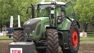 В Киеве состоялись грандиозные соревнования на тракторах