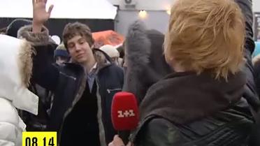 Фаны "Бумбокс" несколько часов ждали под дождем появление кумиров