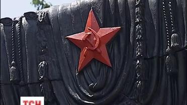 В Украине разгорелся скандалы вокруг "национального пантеона"