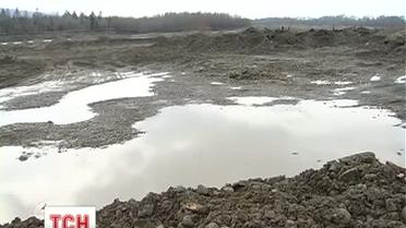 На Прикарпатье воруют гравий просто с берега Прута