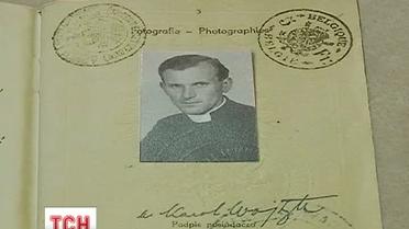 Во Львов приехал мобильный музей Иоанна Павла второго