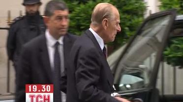 Принц Филипп покинул больницу после операции