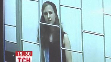 Суд оставил под стражей одну из участниц Pussy Riot