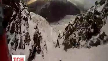 Альпинист сорвался с горы и снял на видео свое стремительное падение