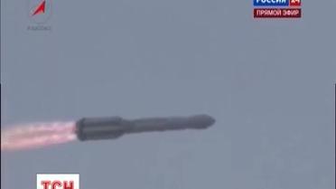 На космодроме Байконур упала ракета с тремя спутниками