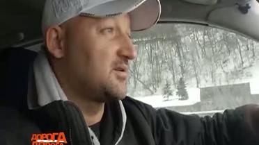 Мочанов научил водителей правильно преодолевать выбоины на дорогах