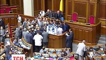 В Раде оппозиция подралась с регионалами