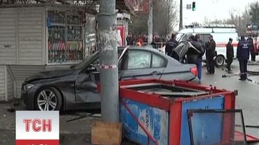 Жуткое ДТП на остановке в Днепропетровске