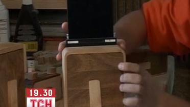 Словатський дизайнер создает фотоаппараты из дерева