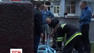 Последствия потопа в Луцке преодолевают уже сутки