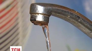 На Киевщине люди вынуждены пить вонючую воду