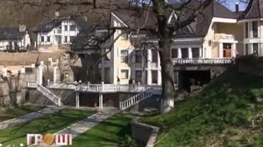 Журналисты пожили в роскошном отеле Табачника