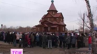 Более тысячи человек приехали в алтайское село, чтобы провести в последний путь Золотухина
