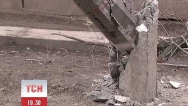 Ветер в Днепропетровске валил деревья и бетонные столбы