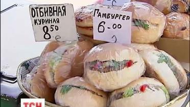 Медики рассказали об опасности от беляшей и шаурмы