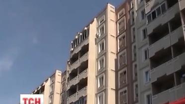 4-летняя девочка едва не выпала из окна 9-го этажа