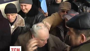 В Уманском горсовете сегодня сражались за землю
