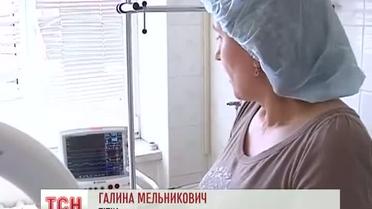 На Ровенщине всем миром спасают двухлетнюю Анечку Мельникович