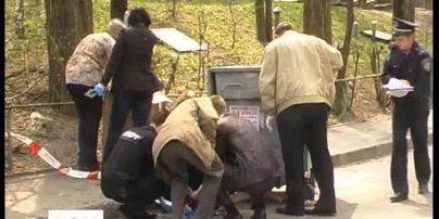 У Києві у сміттєвому баку знайшли немовля