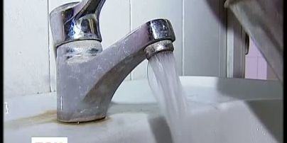 Комунальники радять киянам певний час не пити воду з-під крана