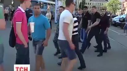 У Дніпропетровську невідомі напали на активістів