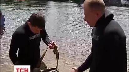 На пляжі рятувальники не радять пити