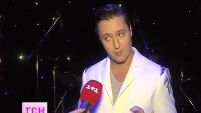 Донька Вітаса засинає на його концертах