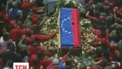 Смерть Чавеса переживають далеко за межами Венесуели