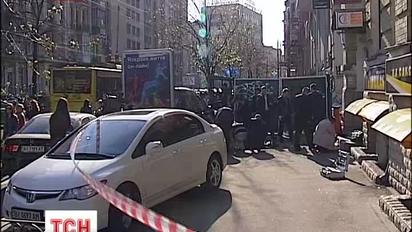 У центрі Києва посеред білого дня застрелили чоловіка