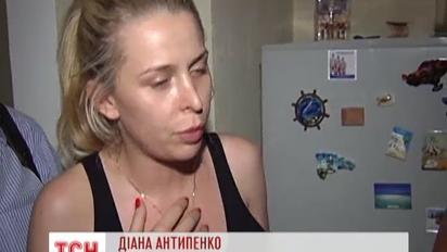 Батьки замкнули 28-річну дочку на цілий місяць у квартирі