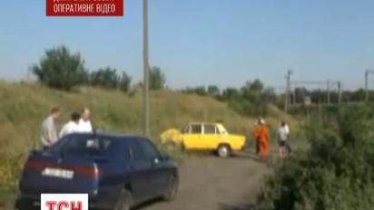 У Нікополі 2 невідомих обстріляли "Жигулі"