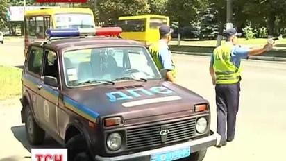 Водій вийшов на рейс після нічного застілля і перекинув маршрутку з людьми