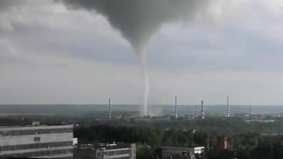 Росію атакують торнадо