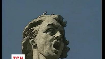 В Росії будь-якої миті може впасти "Батьківщина-мати"