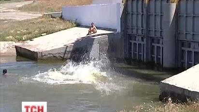 Велика вода підступається до України