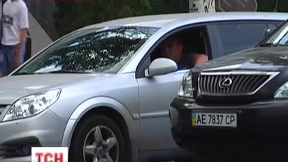 У Дніпрі показали виставу просто посеред дороги