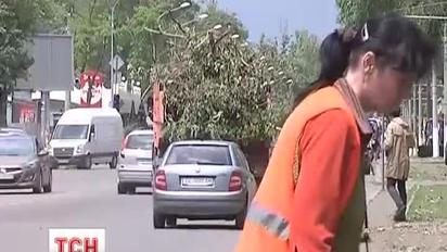 Третій день одесити розчищають місто після страшного буревію