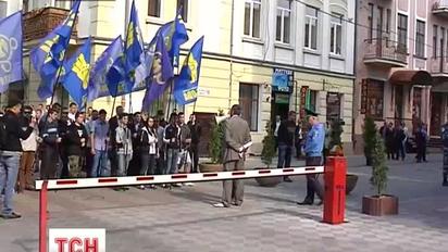 У Тернополі свободівці побилися з міліцією