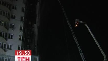 Мешканці погорілого будинку на Шулявці запаслися протигазами
