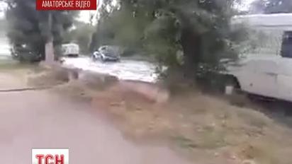 Вулиці Кривого Рогу опинилися під водою через прорив водогону