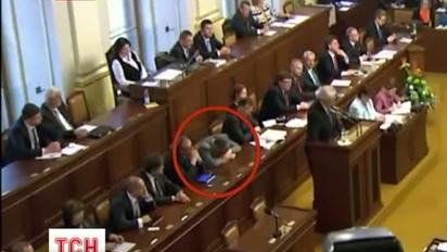 Міністр закордонних справ Чехії заснув під час виступу президента
