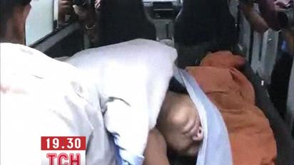 Продовжує рости кількість померлих дітей від отруєння в шкільній їдальні в Індії