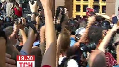 З'явилось відео штурму Київради