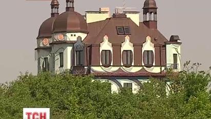 Берег Дніпра попри закон заполонила приватна власність