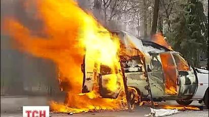 У Києві на Контрактовій площі загорілась автокав'ярня