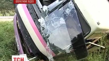 На Тернопільщині перекинувся рейсовий автобус з людьми
